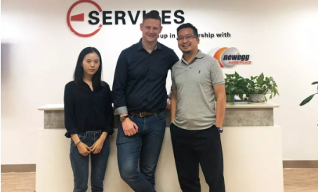 从左至右：Jen、David Swift、Alan Lim（ESG CEO）